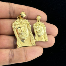 Load image into Gallery viewer, 10KT Jesus with Crown of Thorns Gold Pendant
