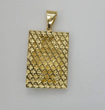 Load image into Gallery viewer, 14KT King club card ( Playing cards)Gold Diamond cut Bail 5.5 mm 3.34 GRM
