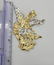 Load image into Gallery viewer, 14KT Saint Michael, Gold Diamond cut Bail 5 mm 7.94 GRM
