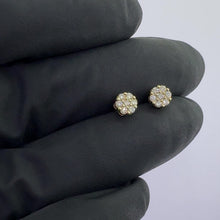 Load and play video in Gallery viewer, 10KT Gold 5MM Flower Stud Earrings, Genuine SI Diamond - 0.25 CT, 0022
