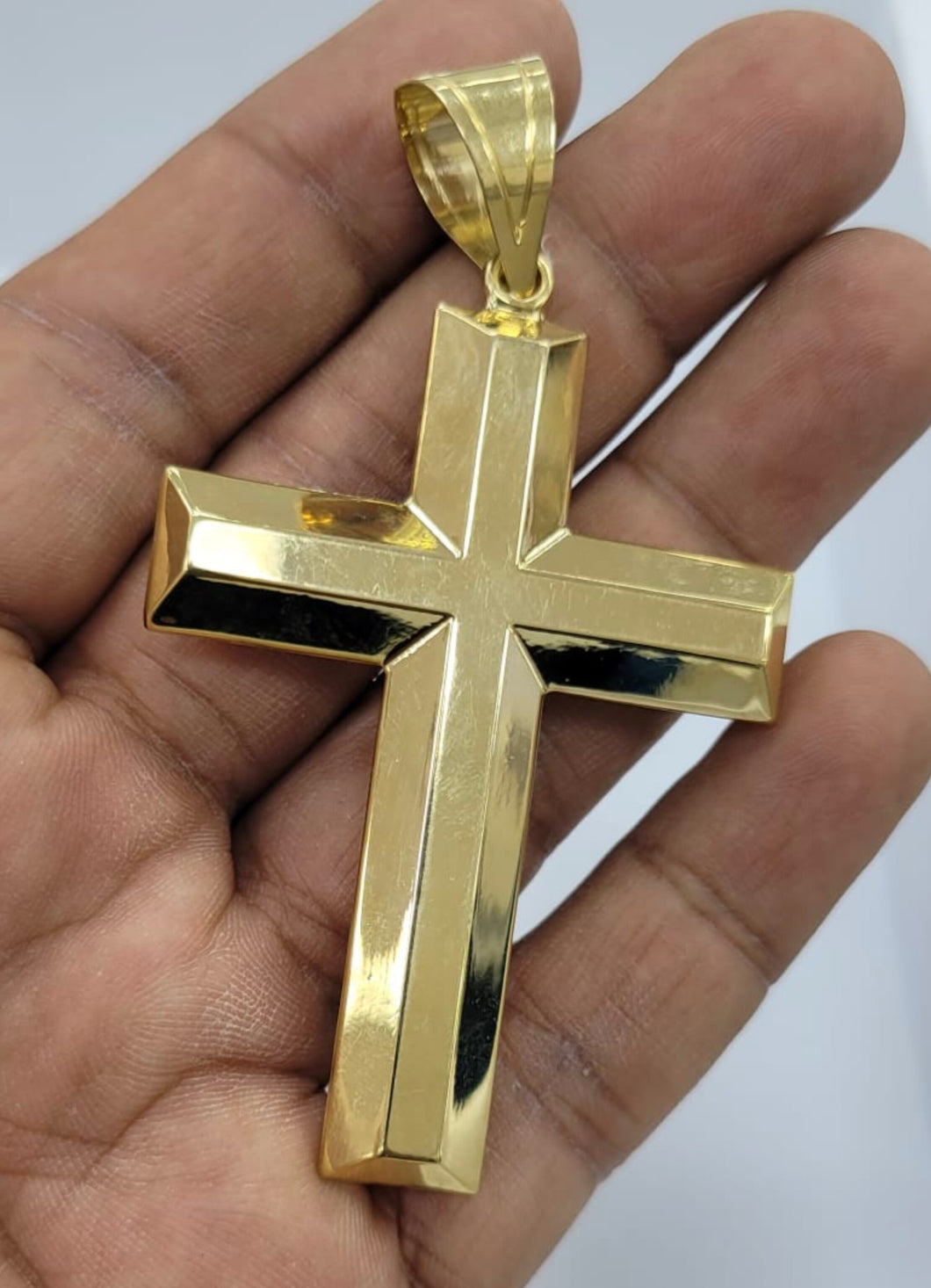 10KT Cross Real Gold pendant ,Diamond cut, 7.10 Grms, 5.5 mm Bail.