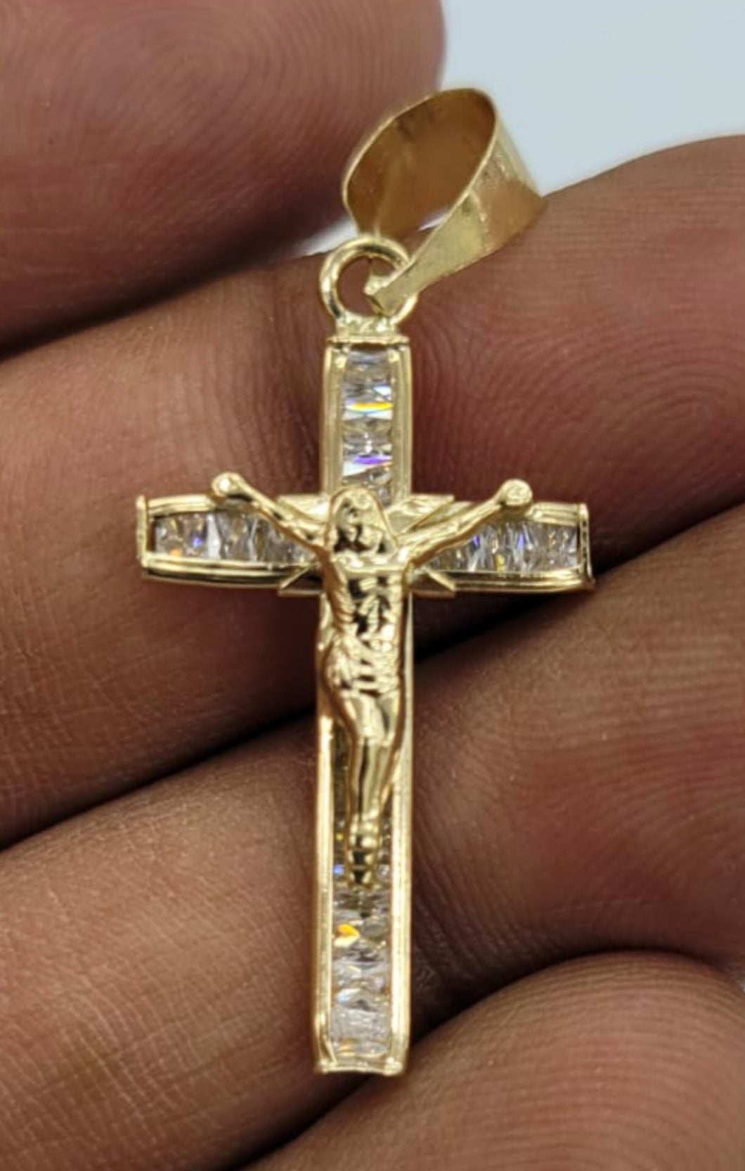 10KT Cross Real Gold pendant ,Diamond cut, 1.17 Grms, 2.5 mm Bail.