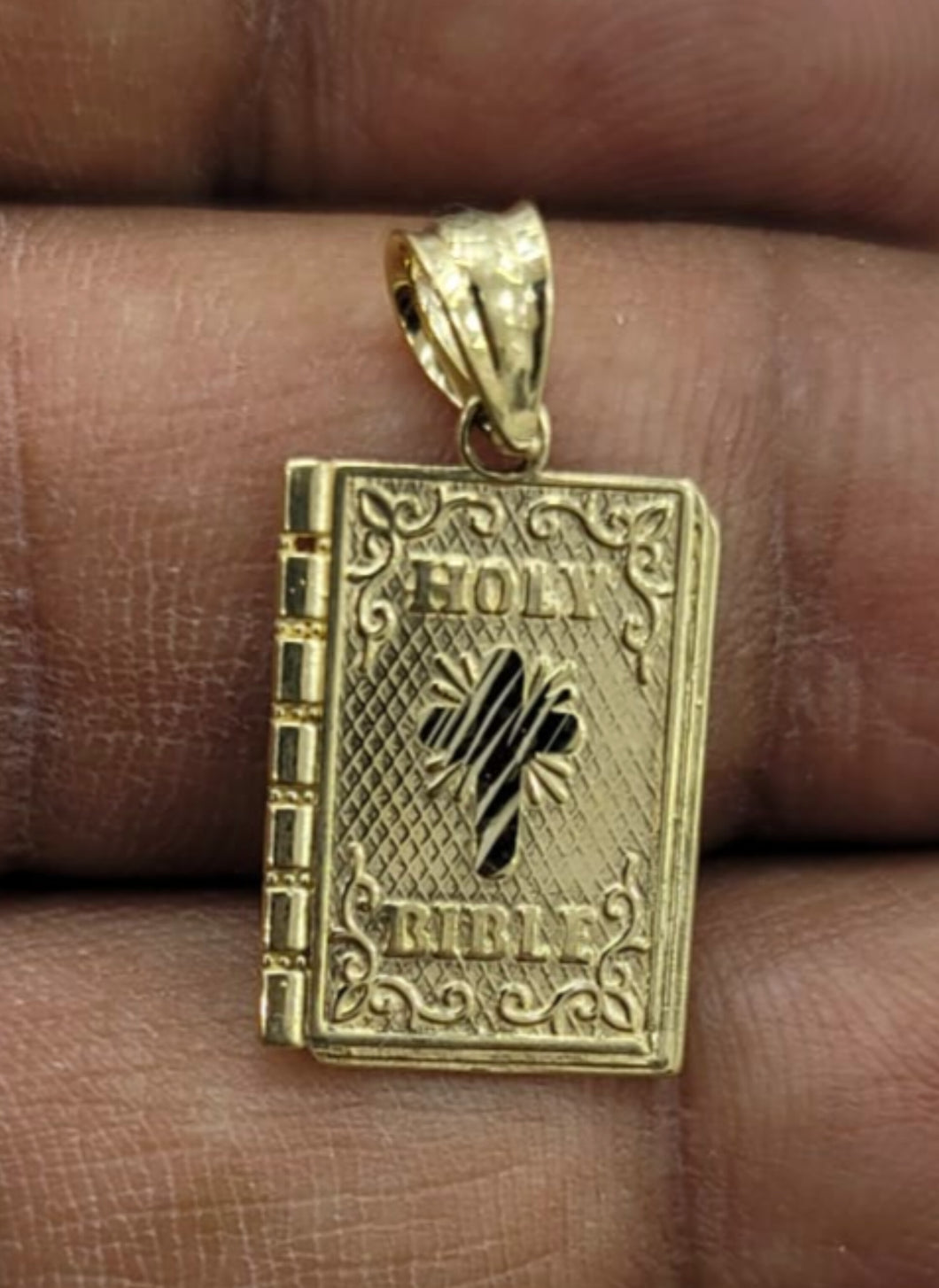 10KT Bible Real Gold pendant ,Diamond cut, 1.14 Grms, 2.5 mm Bail.