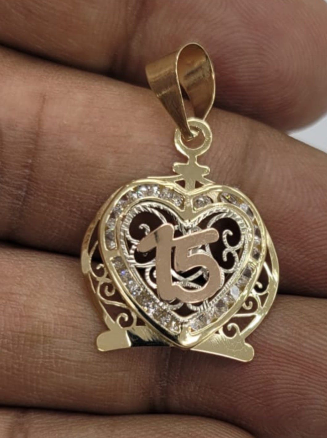 10KT 15 Anos Heart Real Gold pendant ,Diamond cut, 1.43 Grms, 2.5 mm Bail.