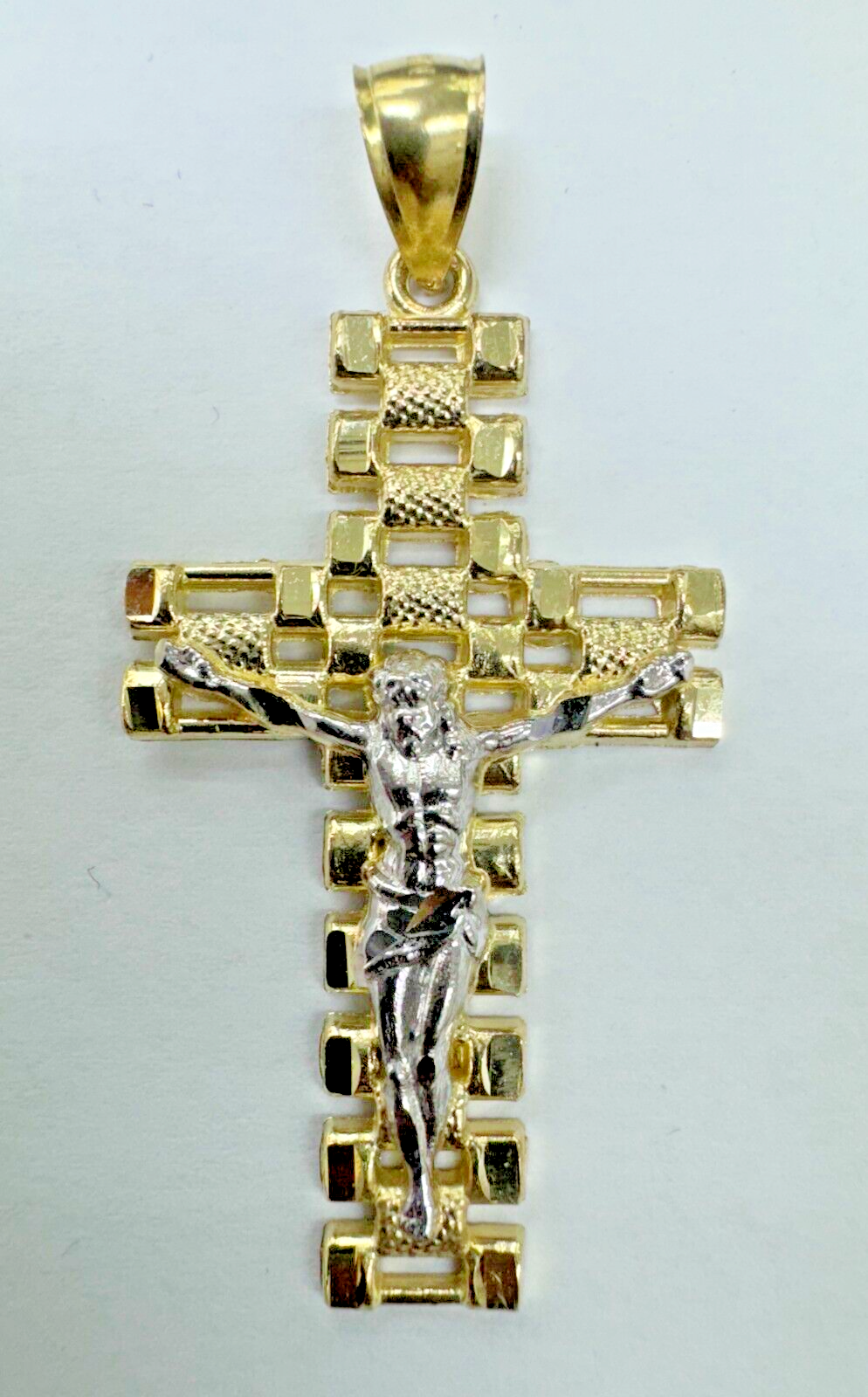 10KT Cross pendant Real Yellow Gold Diamond cut, 3.4 GRM, 5 mm Bail